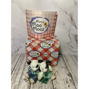 Mary's Moo Moos 159816 "Lucky to Have Each Udder" 1995 Enesco Cow Figurine W/box